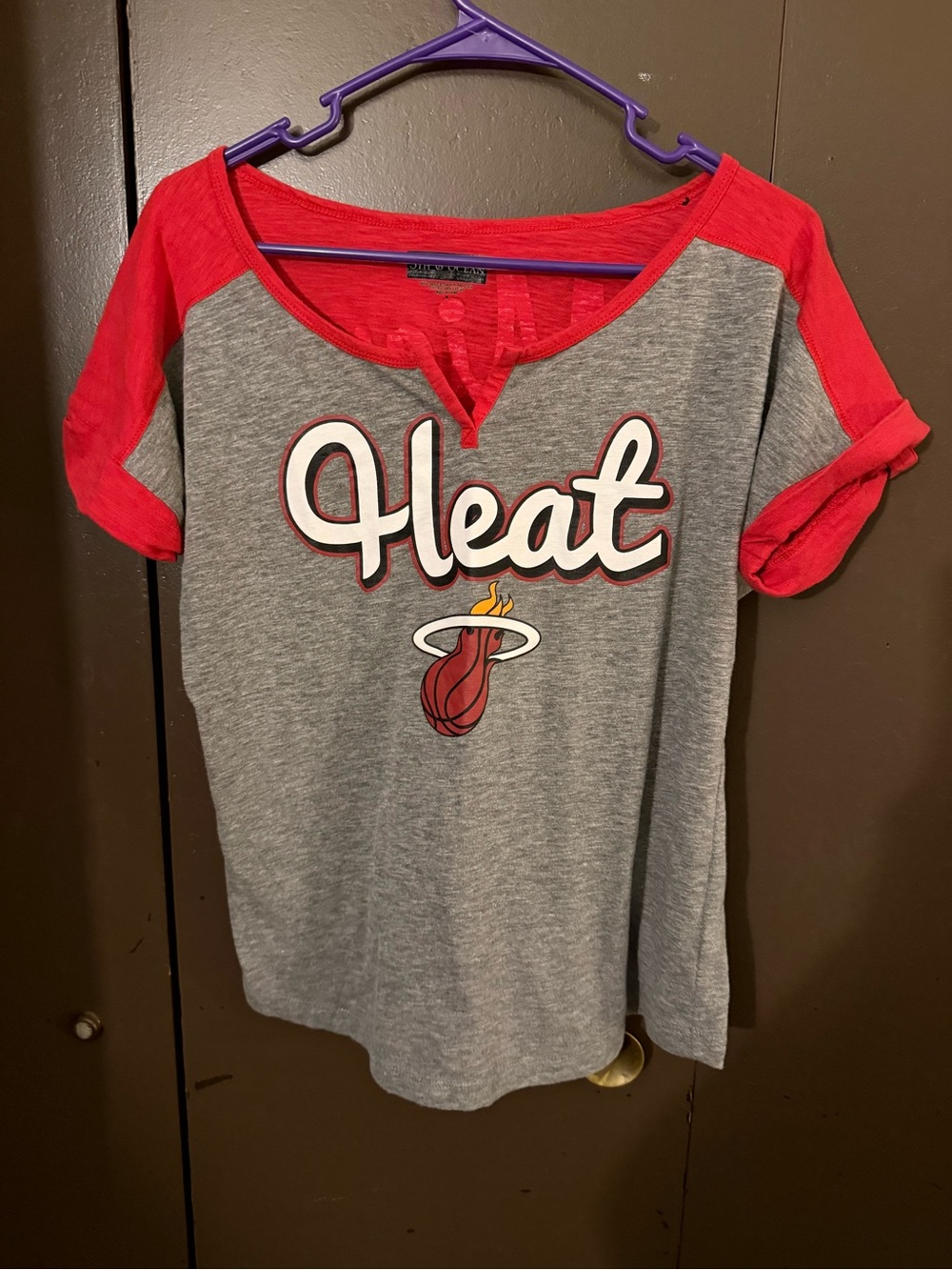 5th & Ocean Gray Tee with Red Raglan Sleeves and Miami Heat Script